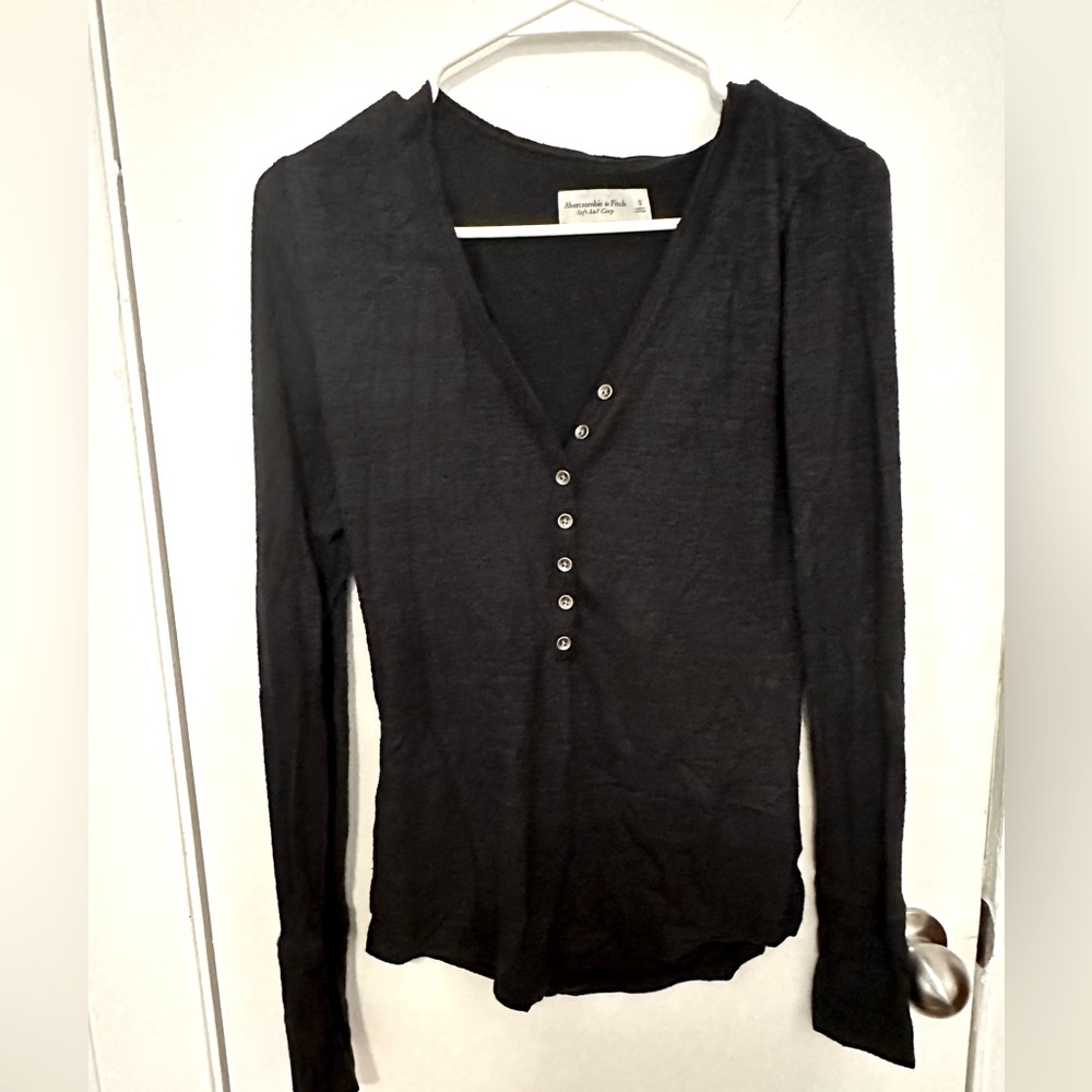 A&F Henley long sleeve top
